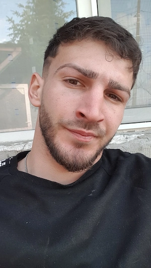 Vând  iapa  3 ani cuminte  blândă  fără defecte   60 negociabil  sau schimb  cu o junică - imagine 3