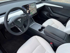 Vand Tesla Model 3 Facelift SR+ Baterie LFP 325 CP An 2021 | Interior Alb | Sistem Audio Premium - imagine 4