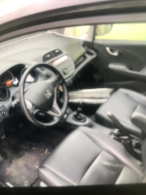 dezmembrez honda jazz 1.4 benzina - imagine 3