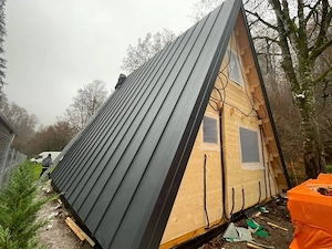 Executam acoperișuri 