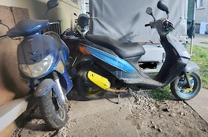 Vînd Kimco în 4 timpi și un Piaggio în 2 timpi de 49 înmatriculate , preț bucată    