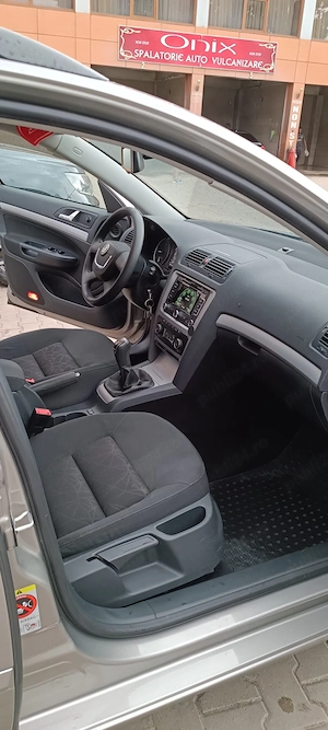 Skoda Octavia 2 Facelift 1.6 Diesel  - imagine 3