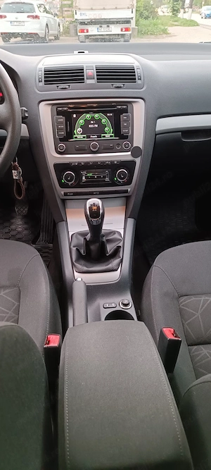 Skoda Octavia 2 Facelift 1.6 Diesel  - imagine 4
