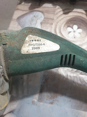 Trimmer electric gazon FPGT250-6, 250W   funcțional, stare bună
