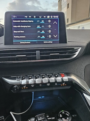 Vand Peugeot 3008 Automat Impecabil 1.2 130cp 112.000 km Euro 6 luna 12.2017  - imagine 10