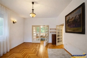 Locatie deosebita, facilitati, deschidere personalizare, Central, Brasov.