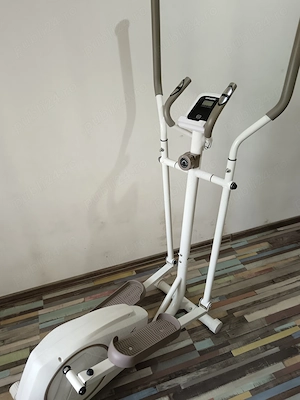 Vând bicicleta eliptica 