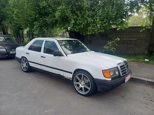 Vând Mercedes W124 300d  - imagine 4