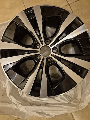 Set jante originale Volvo 18" aliaj, 5 spite duble, Black Diamond Cut  - imagine 5