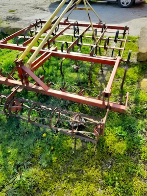 Combinator cultivator agricol 