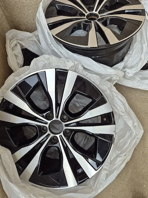 Set jante originale Volvo 18" aliaj, 5 spite duble, Black Diamond Cut  - imagine 4