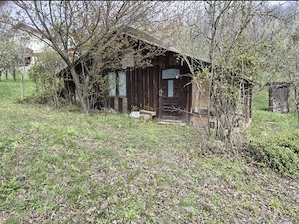 Vand teren 1000 mp intravilan CUCUTENI