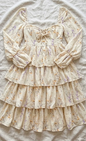 rochita de primavara înfloarată