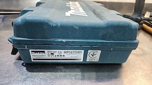 Makita originala cu 2 acumulatori incarcator si valiza foosita de cateva ori ocazional 