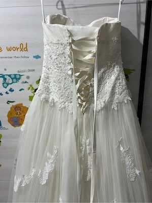 Rochie de mireasa tip printesa  - imagine 3