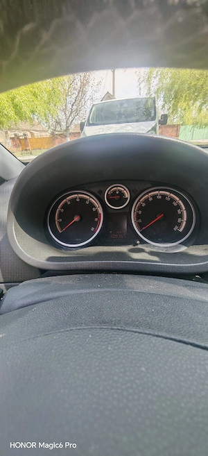 Opel Corsa 1.4 benzină  - imagine 4