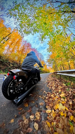 Indian Scout Bobber Lim + Tech 2025 - imagine 5