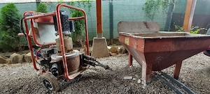 pompa tencuit mecanizat și clasic 