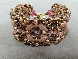 Brățară handmade deosebită 