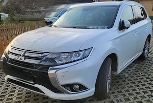 Mitsubishi Plug In Hibrid Outlander 2.0 PHEW AWD PLUS "keyless" - imagine 6