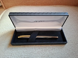 Stilou X-Pen gri lucios cu accente aurii