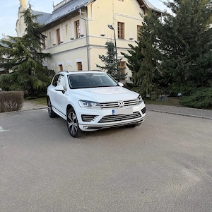 VW Touareg  R-Line 3.0 TDI 262 CP-perne-panoramic-camera 360