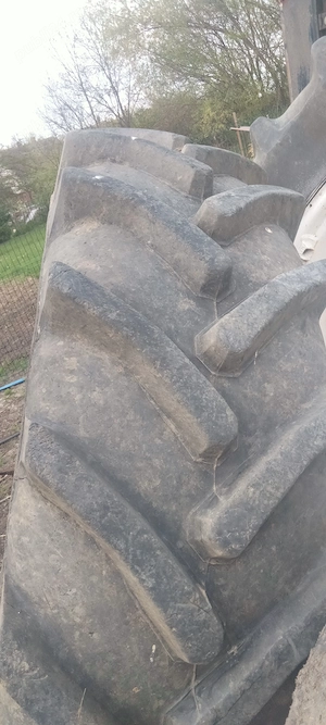 Vând doua roti de tractor - imagine 4
