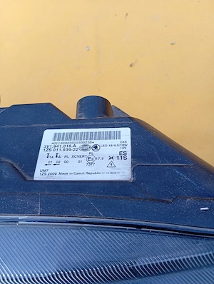 De vânzare far drepta Skoda superb 3 model Bi xenon cu led.