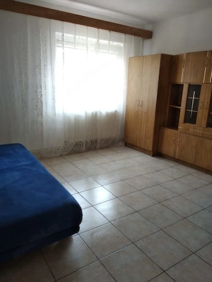 Închiriez garsonieră 