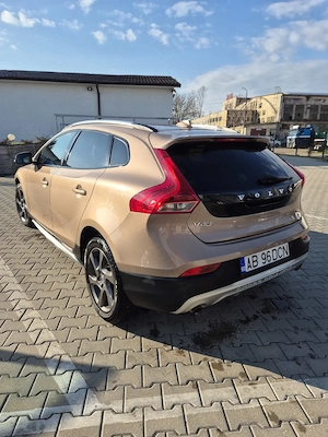Volvo V40 Cross Country, Cutie automată, Motor 2.0, diesel, 150 CP - imagine 3