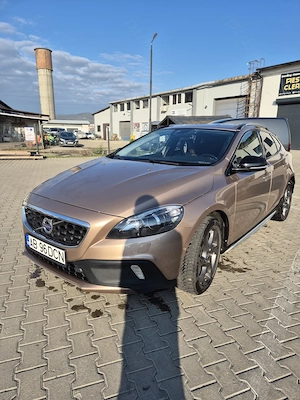 Volvo V40 Cross Country, Cutie automată, Motor 2.0, diesel, 150 CP - imagine 2