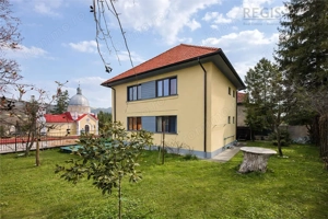 Apartament 2 Camere in Centrul Istoric cu Garaj si Curte