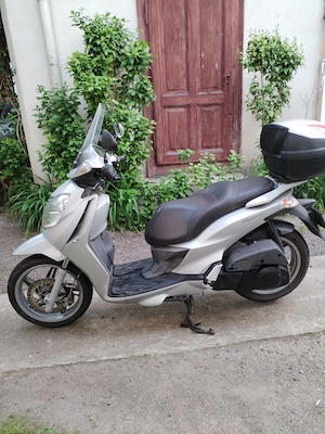Scuter Malaguti 250 an 2008 inmatriculat motorizare Yamaha - imagine 2