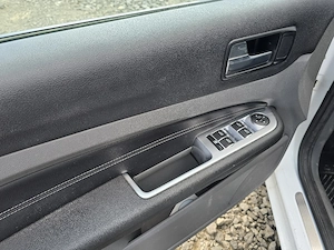 Ford Focus 2.0d An:2008 - imagine 8