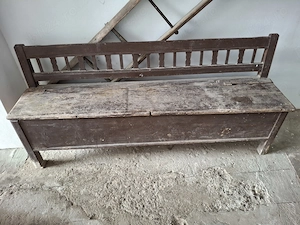Lădoi vechi de 70 ani