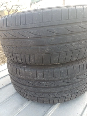 Vând cauciucuri de vară seria:225/45R17