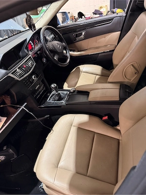 dezmembrez mercedes e class  - imagine 3