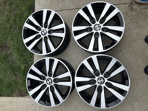 Vând jante originale BMW R17