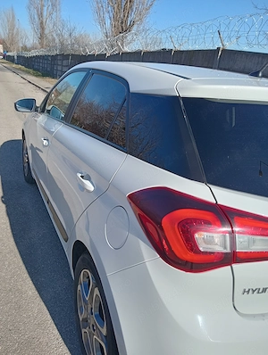 Vând Hyundai i20, an fabricație 2020 - imagine 3