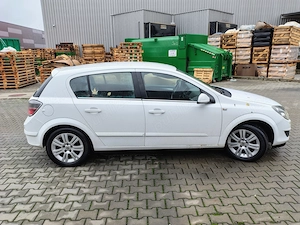 Opel Astra H 2009 1.6 benzina  - imagine 5