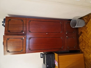 De vânzare 4 corpuri mobila de tineret si un birou , toate in stare foarte buna