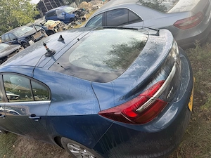 dezmembrez opel insignia - imagine 2