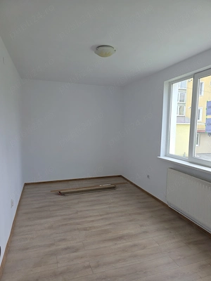 De vanzare apartament (spatiu comercial) in centrul orasului Baraolt jud Covasna - imagine 2