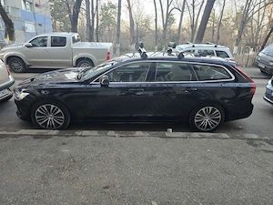 Volvo V90, an fabricație 2021, motorizare hybrid, cutie automată - imagine 3