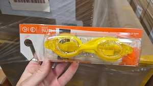 Ochelari, labe,  produse pentru inot