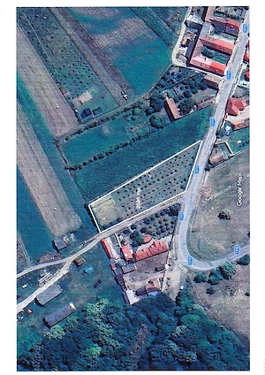 De vanzare teren intravilan cu deschidre la drumul principal si utilitati la limita terenului