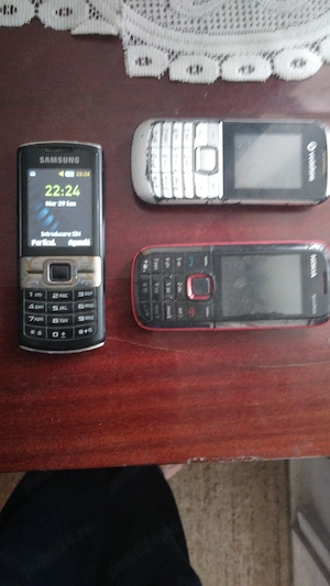 Telefon Samsung cu taste la 100 de lei 