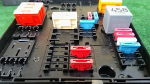 Tablou Siguranțe Motor 1K0937124K, cu capac, Seat Toledo 3, Altea, Altea XL, Skoda, Audi, Vw - imagine 3