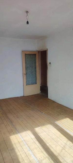 Apartament 3 camere Balș   45.000   negociabil