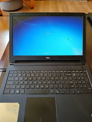 laptop DELL Inspiron 15